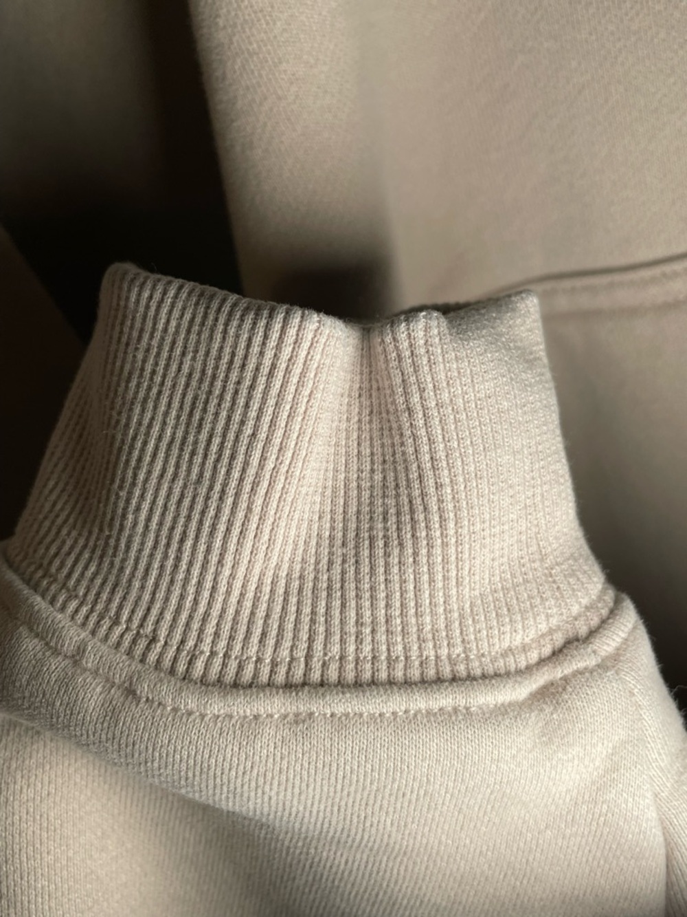 Comfrt Basic Crop Hoodie in Cotton - Picture 4 of 8